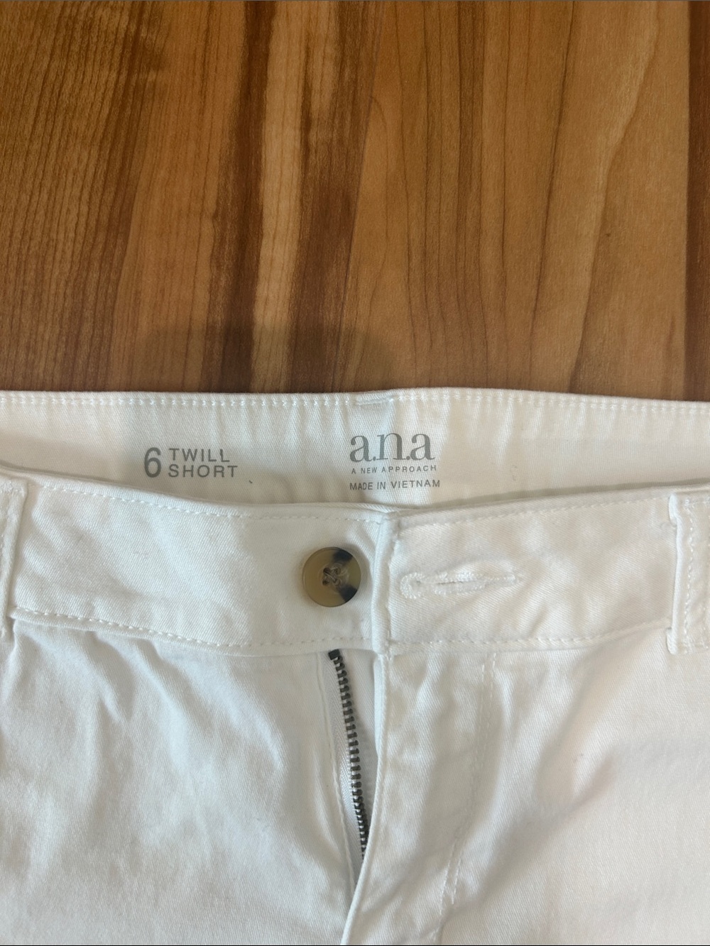 a.n.a White Women's Cotton Chino Shorts - Picture 2 of 5